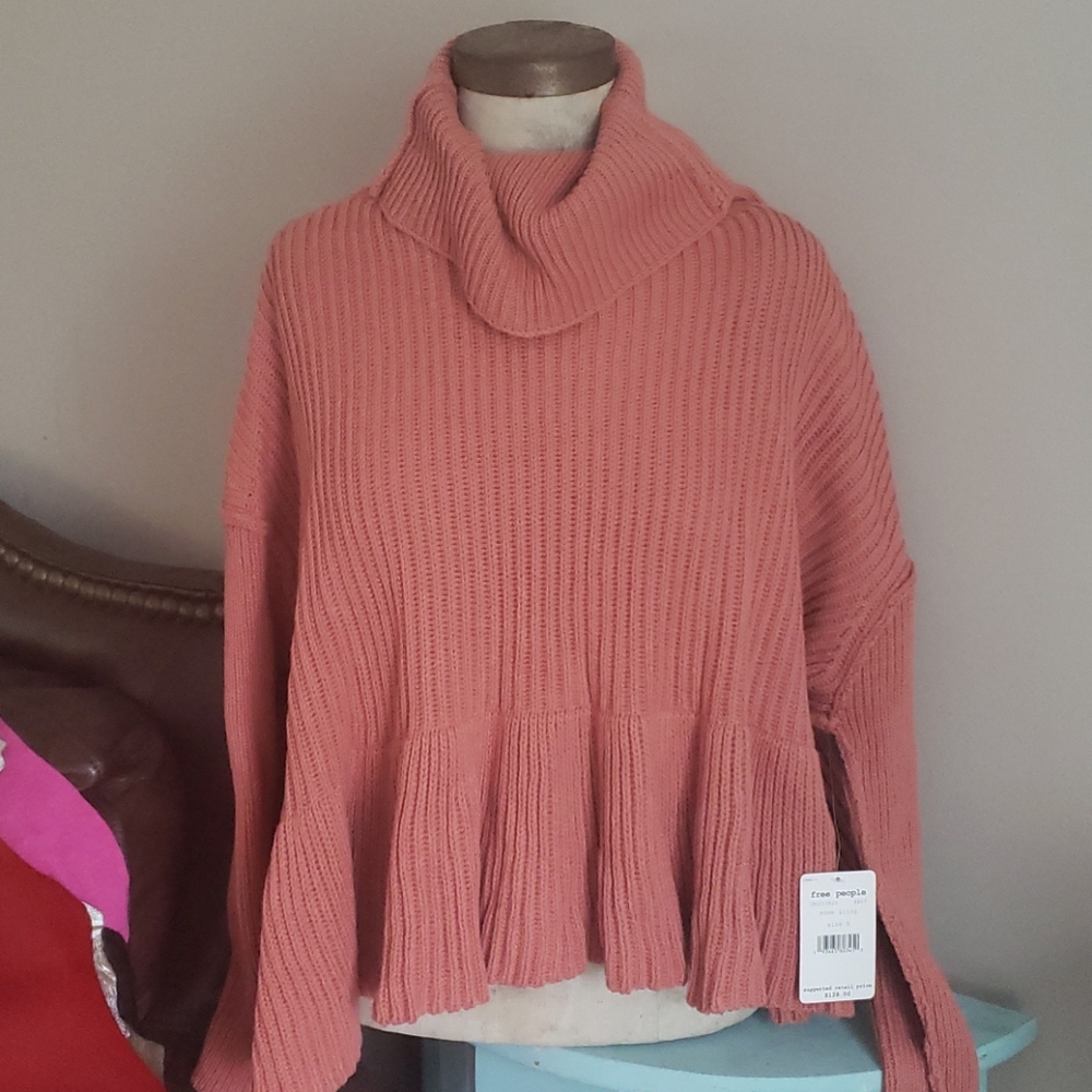 Beautiful, slightly cropped free people sweater. NWT